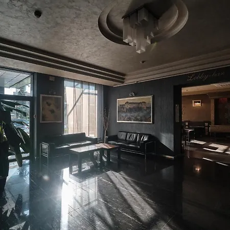 Hotel Uzhgorod 호텔 3*