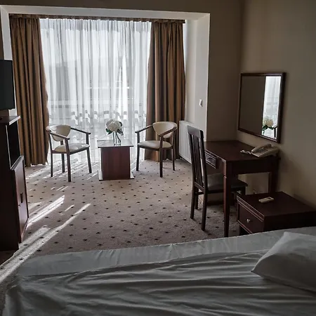 Hotel Uzhgorod 3* ウージュホロド