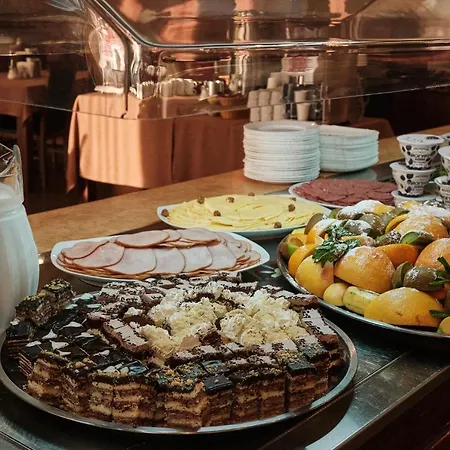 Szálloda Hotel Uzhgorod