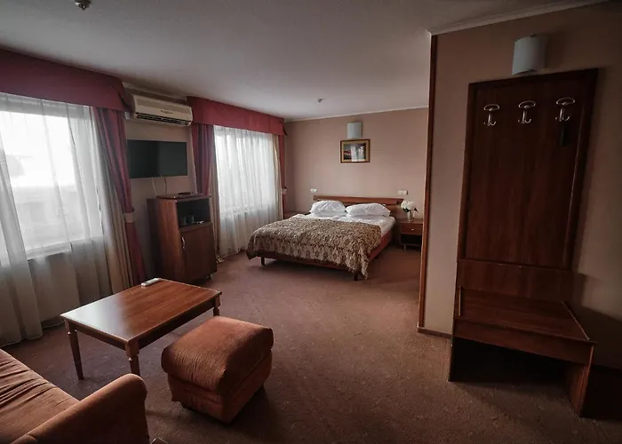 Hotel Uzhgorod Hotel 3*